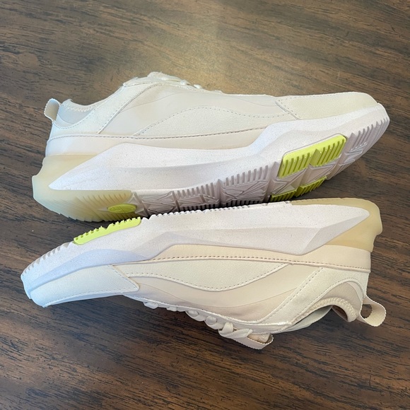 Dr. Scholl’s High Spirits Sustainable Sneaker - Picture 2 of 5